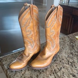 Mercedes cowboy boots unisex Barely worn